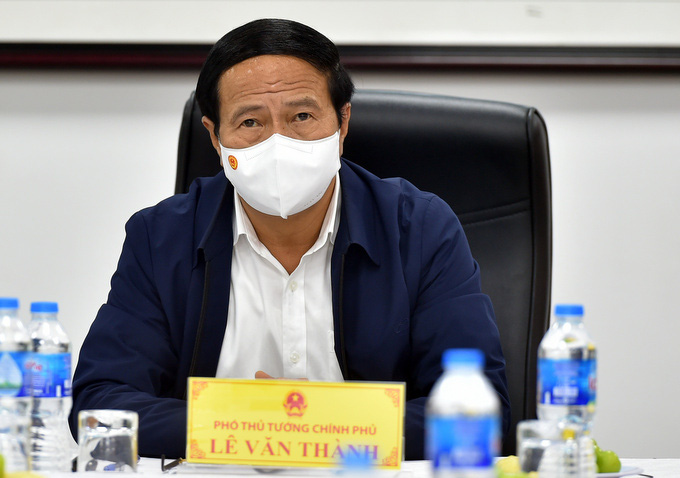 
Deputy PM Le Van Thanh works with Hosiden Company. (Photo: VGP)
