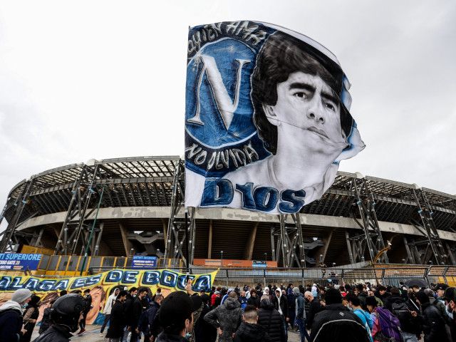 Thế giới tưởng niệm 1 năm ngày mất của Diego Maradona - Ảnh 1.