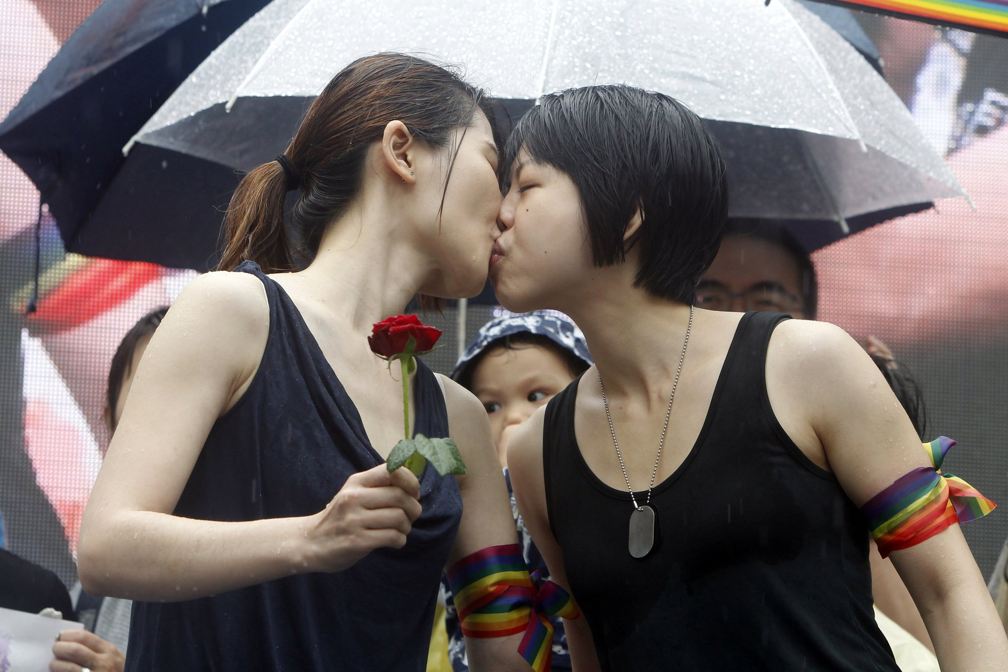 30 quốc gia trên thế giới công nhận hôn nhân đồng giới hợp pháp - Ảnh 1.