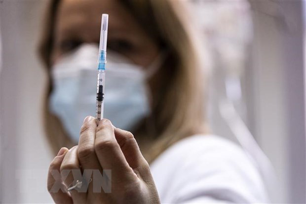 Hong Kong (Trung Quốc) xem xét thiết lập hộ chiếu vaccine với một số nước - Ảnh 1.
