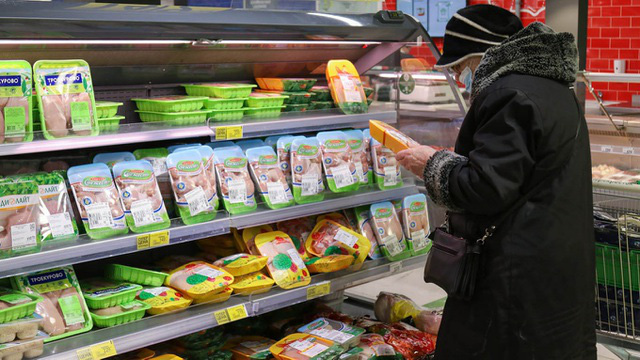 Giá lương thực, thực phẩm ở Nga tăng cao - Ảnh 1.