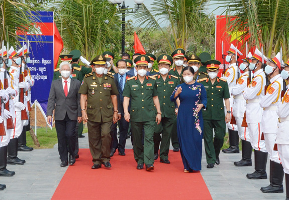 Kỷ niệm 44 năm hành trình cứu nước của Thủ tướng Campuchia Hun Sen - Ảnh 1.