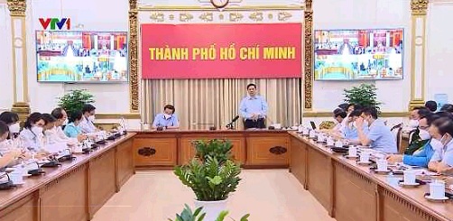Thủ tướng: Hỗ trợ cao nhất cho TP Hồ Chí Minh chống dịch, quán triệt vaccine tốt nhất là được tiêm sớm nhất - Ảnh 1.