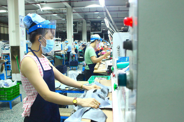 TP Hồ Chí Minh: Doanh nghiệp loay hoay giữa các phương án sản xuất - Ảnh 1.