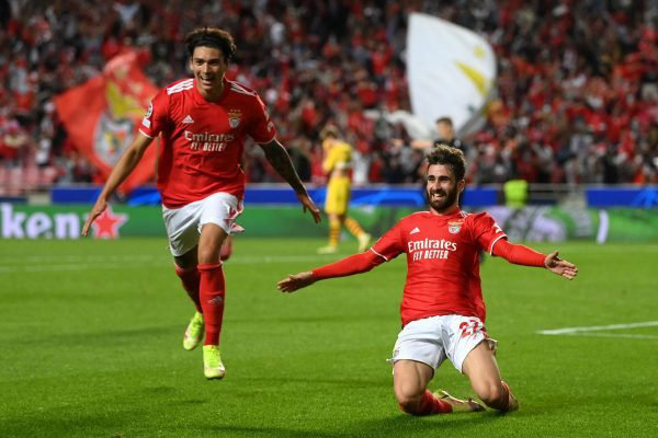 UEFA Champions League: Thua đậm Benfica, Barcelona nguy cơ dừng bước ngay vòng bảng - Ảnh 3.