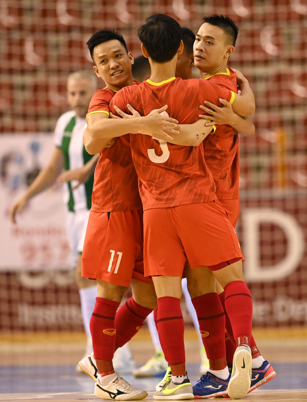 ĐT futsal Việt Nam kết thúc chuyến tập huấn và thi đấu giao hữu tại Tây Ban Nha - Ảnh 5.