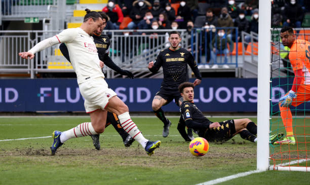 Vòng 21 Serie A | Ibrahimovic lập công, AC Milan thắng dễ Venezia - Ảnh 1.