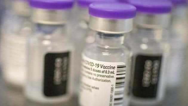 Pfizer dự kiến tăng giá vaccine ngừa COVID-19 gấp 4 lần - Ảnh 1.