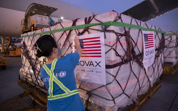 
During the COVID-19 pandemic combat, Vietnam received more than 61.7 million doses of vaccines through the UN-backed COVAX Facility. (Photo: VNA)

