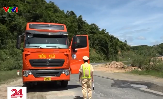 Xử lý tình trạng xe chở quá tải, quá khổ khu vực giáp ranh Đắk Nông và Đắk Lắk - Ảnh 2.