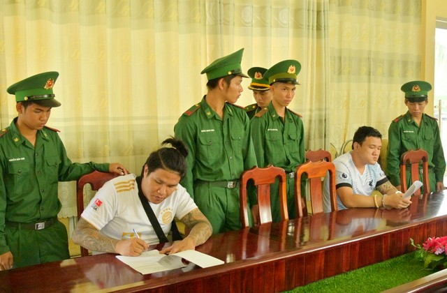 Đồn Biên phòng Cửa khẩu quốc tế Hà Tiên khởi tố 2 người vượt biên 