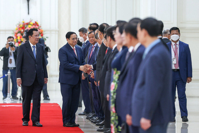 Lễ đón Thủ tướng Phạm Minh Chính thăm chính thức Vương quốc Campuchia - Ảnh 5.