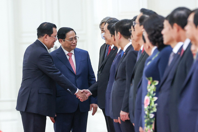 Lễ đón Thủ tướng Phạm Minh Chính thăm chính thức Vương quốc Campuchia - Ảnh 6.
