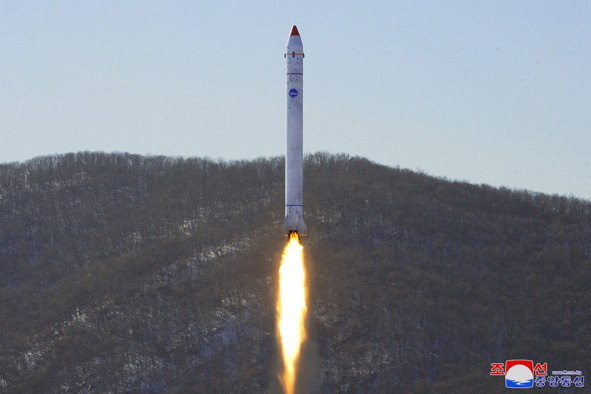 Triều Tiên thử nghiệm công nghệ vệ tinh do thám - Ảnh 1.