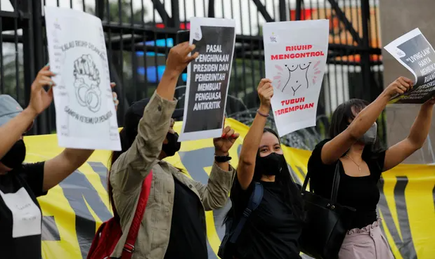Quốc hội Indonesia thông qua luật cấm quan hệ tình dục ngoài hôn nhân - Ảnh 1.