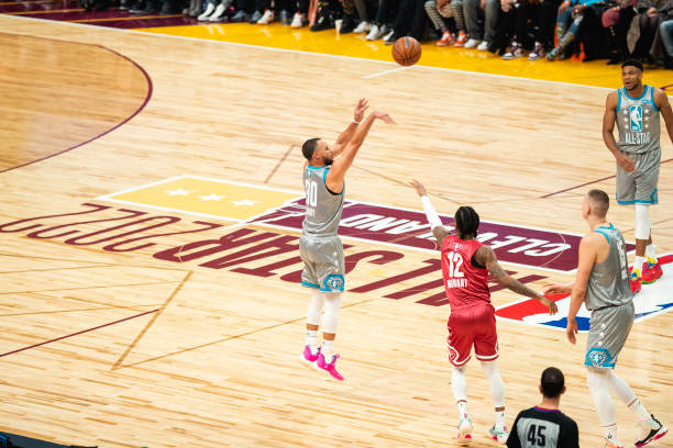 Stephen Curry phá kỷ lục ném 3 điểm tại NBA All Star - Ảnh 1.