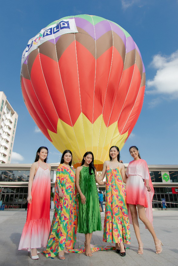 Trải nghiệm bay khinh khí cầu độc đáo giữa trung tâm TP Hồ Chí Minh - Ảnh 1.