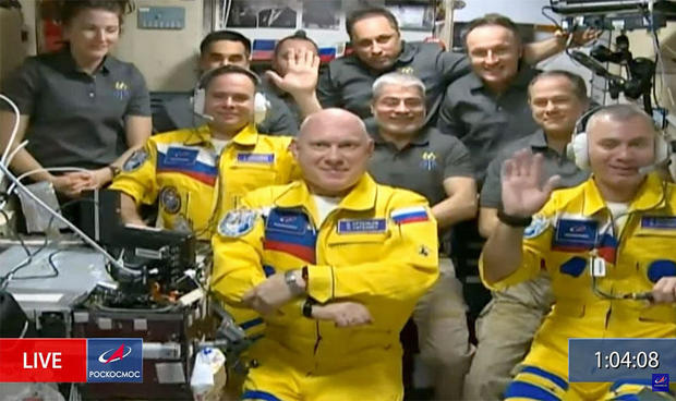 Đội du hành vũ trụ mới của Nga đến Trạm Vũ trụ Quốc tế an toàn - Ảnh 2.