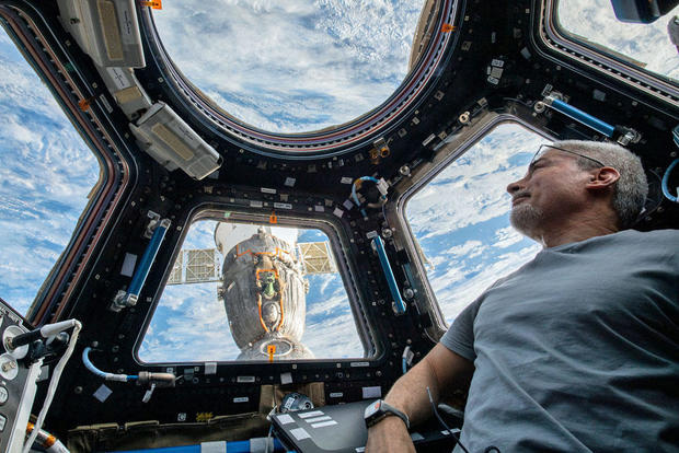 Đội du hành vũ trụ mới của Nga đến Trạm Vũ trụ Quốc tế an toàn - Ảnh 3.