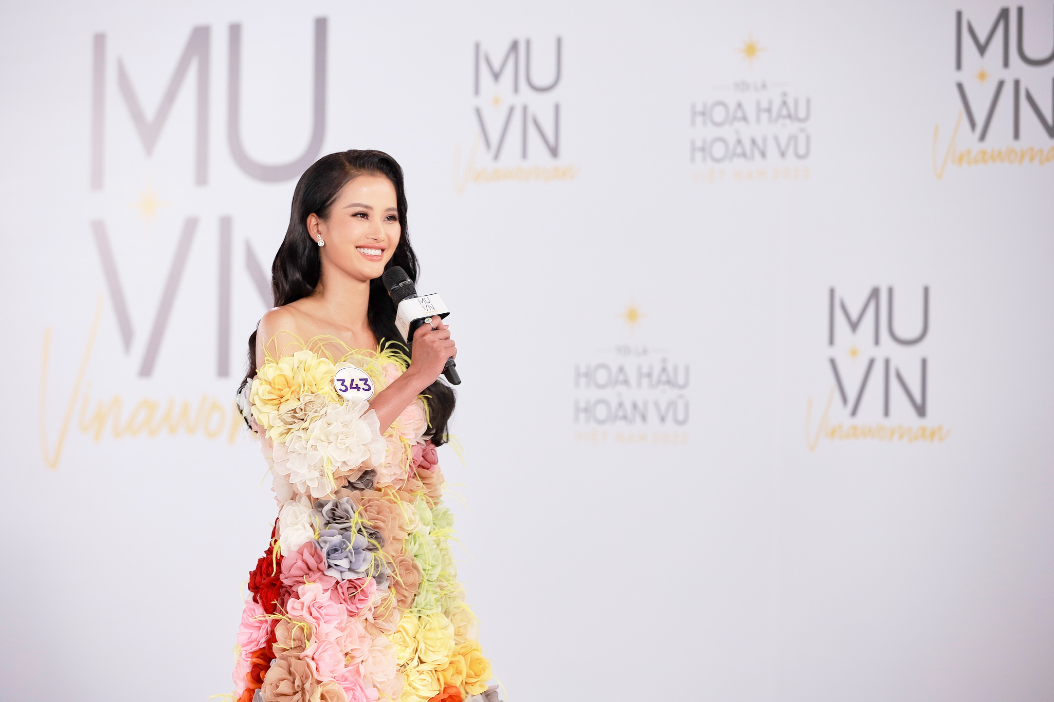 Tôi là Hoa hậu Hoàn vũ Việt Nam 2022 - Tập 1: Lộ diện chủ nhân chiếc “vé vàng” đầu tiên - Ảnh 6.