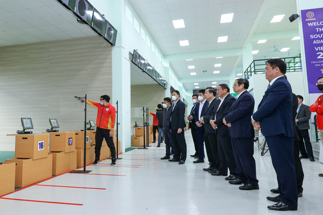 Thủ tướng động viên đoàn thể thao Việt Nam, kiểm tra công tác chuẩn bị SEA Games 31 - Ảnh 2.