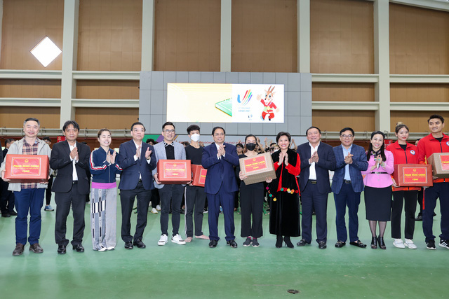 Thủ tướng động viên đoàn thể thao Việt Nam, kiểm tra công tác chuẩn bị SEA Games 31 - Ảnh 10.