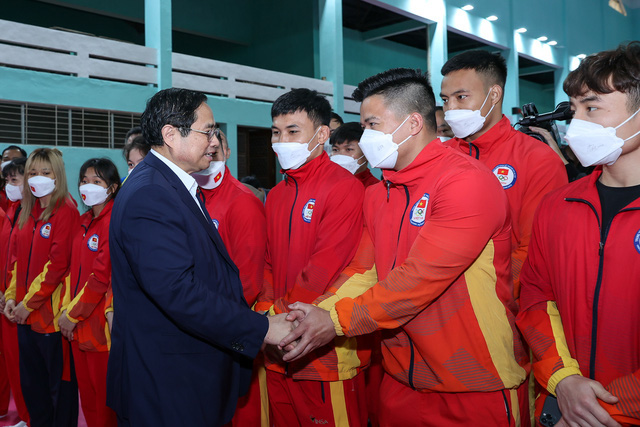 Thủ tướng động viên đoàn thể thao Việt Nam, kiểm tra công tác chuẩn bị SEA Games 31 - Ảnh 3.