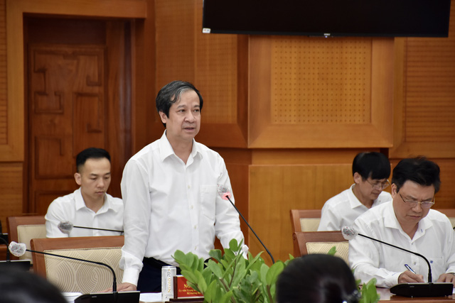 Bộ trưởng Bộ Giáo dục và Đào tạo đặt hàng TP Hồ Chí Minh 6 vấn đề - Ảnh 2.