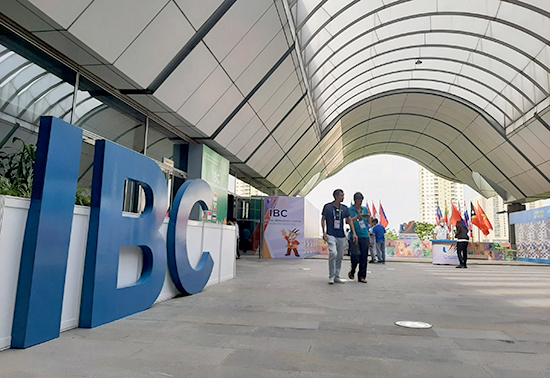 Toàn cảnh Trung tâm Truyền hình Quốc tế (IBC) của SEA Games 31 - Ảnh 1.