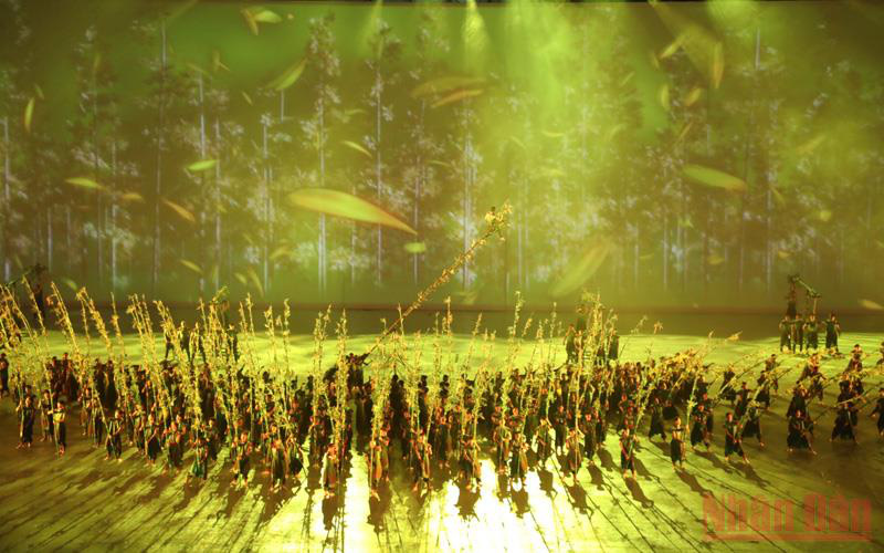 
An art performance at the opening ceremony (Photo: NDO)
