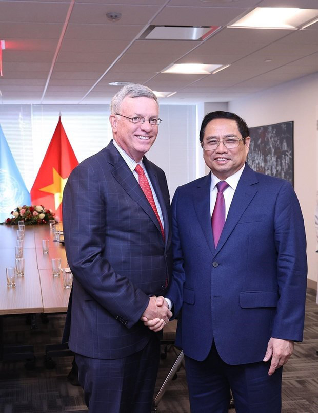 
Prime Minister Pham Minh Chinh and Alfred Kelly, Chairman and Chief Executive Officer (CEO) of Visa Inc., (Photo: VNA)
