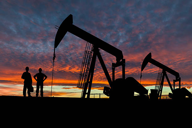 Oil price exceeds 123 USD/barrel - Photo 1.