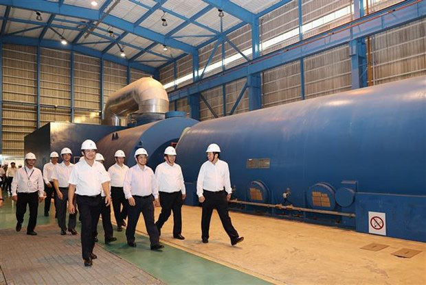 
Prime Minister Pham Minh Chinh visits O Mon 1 Thermal-power Plant (Photo: VNA)
