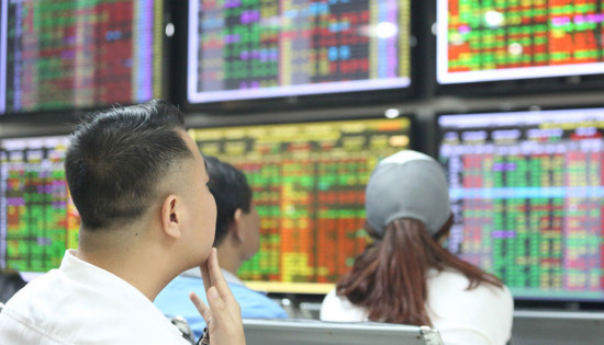 Thị trường chứng khoán Việt Nam đạt đỉnh cao mới - Ảnh 1.