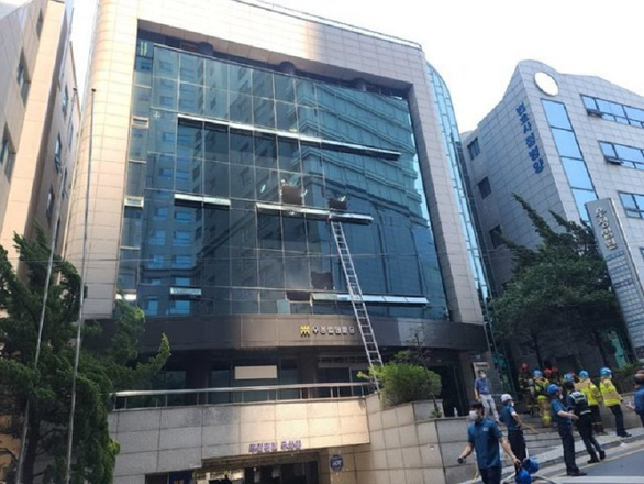 Hỏa hoạn tại tòa nhà văn phòng ở Hàn Quốc, 47 người thương vong - Ảnh 1.