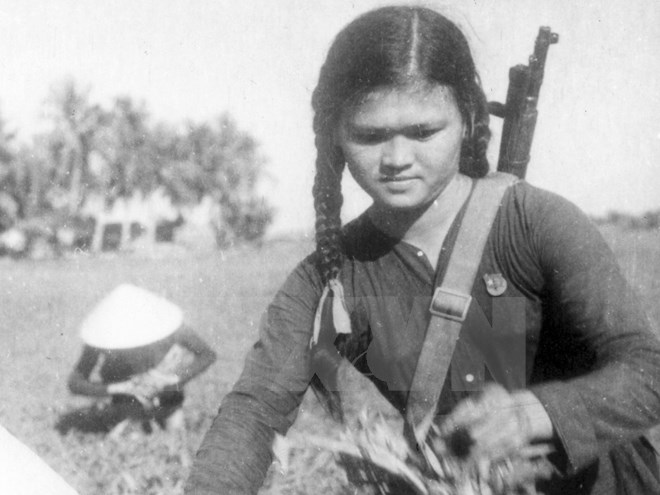 Cùng tìm hiểu về LLVTND Ngô Thị Tuyển - một người phụ nữ có một bản lĩnh phi thường, đã góp phần lớn vào chiến thắng cuộc kháng chiến chống lại Mỹ. Hãy xem hình ảnh của bà để thấy được giá trị ý nghĩa của những người hùng dân tộc Việt Nam.