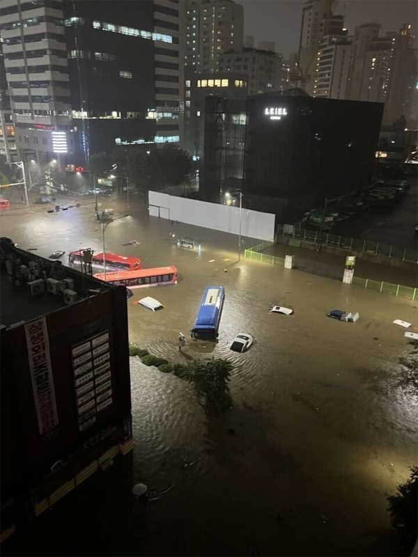 Lũ lụt lịch sử tại Hàn Quốc khiến 7 người thiệt mạng - Ảnh 5.