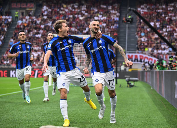 AC Milan ngược dòng ngoạn mục trong trận derby với Inter - Ảnh 1.