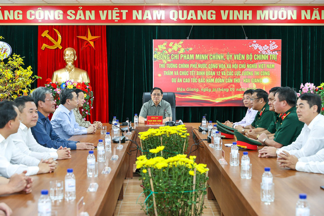 Thủ tướng đôn đốc các dự án cao tốc ĐBSCL, lần thứ 3 thị sát công trường cầu Mỹ Thuận 2 - Ảnh 5.
