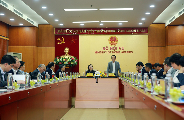 Phó Thủ tướng Trần Lưu Quang làm việc với Bộ Nội vụ - Ảnh 2.