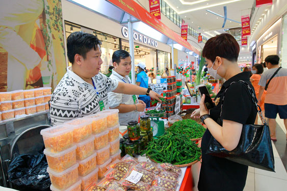 TP Hồ Chí Minh kết nối cung cầu, đưa sản phẩm OCOP vào siêu thị - Ảnh 1.