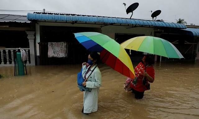 Lũ lụt tấn công Malaysia khiến 4 người thiệt mạng, 40.000 người phải sơ tán  - Ảnh 2.