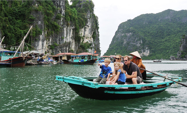 
In the first four months of this year, nearly 3.7 million foreign tourists travel to Vietnam (Photo: VNA)
