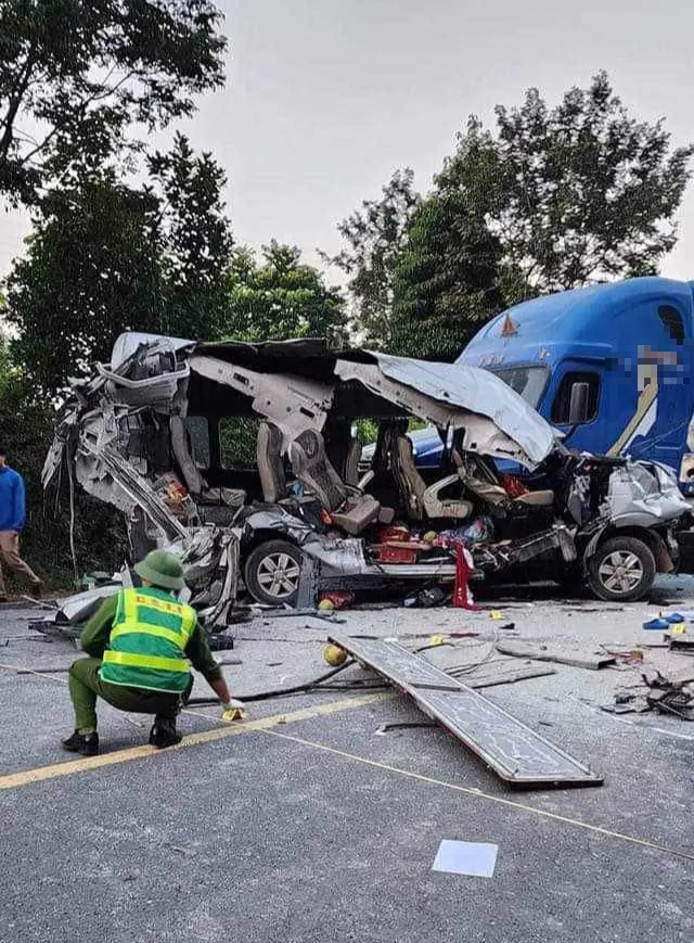 Lạng Sơn hỗ trợ ban đầu cho các nạn nhân vụ tai nạn nghiêm trọng khiến 5 người tử vong - Ảnh 1.