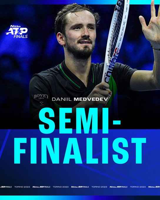 Daniil Medvedev giành quyền vào bán kết ATP Finals - Ảnh 1.
