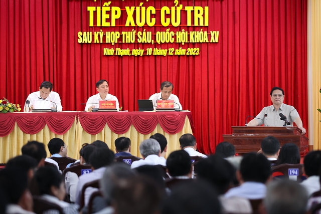 Thủ tướng Phạm Minh Chính tiếp xúc cử tri sau kỳ họp thứ 6 Quốc hội khóa XV - Ảnh 2.