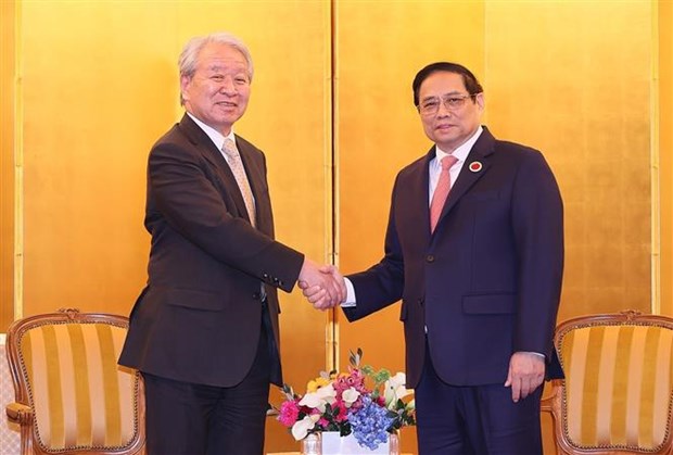 
Prime Minister Pham Minh Chinh (R) receives President of the Japan International Cooperation Agency&nbsp;(JICA) Tanaka Akihiko. (Photo: VNA)
