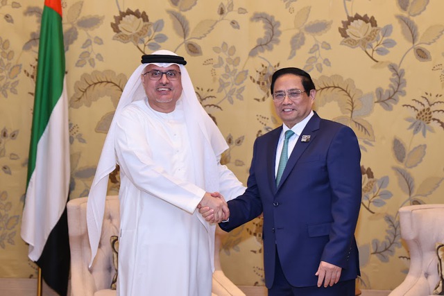Thủ tướng Phạm Minh Chính tiếp Bộ trưởng Nguồn nhân lực UAE - Ảnh 1.