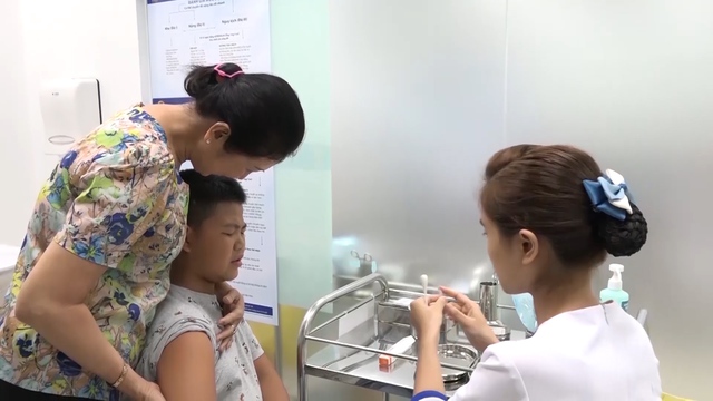 Hơn 8.000 liều vaccine 5 trong 1 về đến TP Hồ Chí Minh - Ảnh 1.