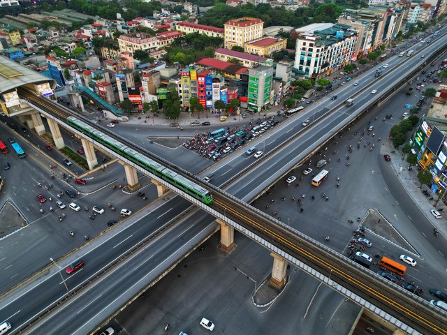 Chủ tịch Hà Nội: 20 - 25 năm nữa, Hà Nội sẽ có 12 tuyến đường sắt đô thị - Ảnh 1.